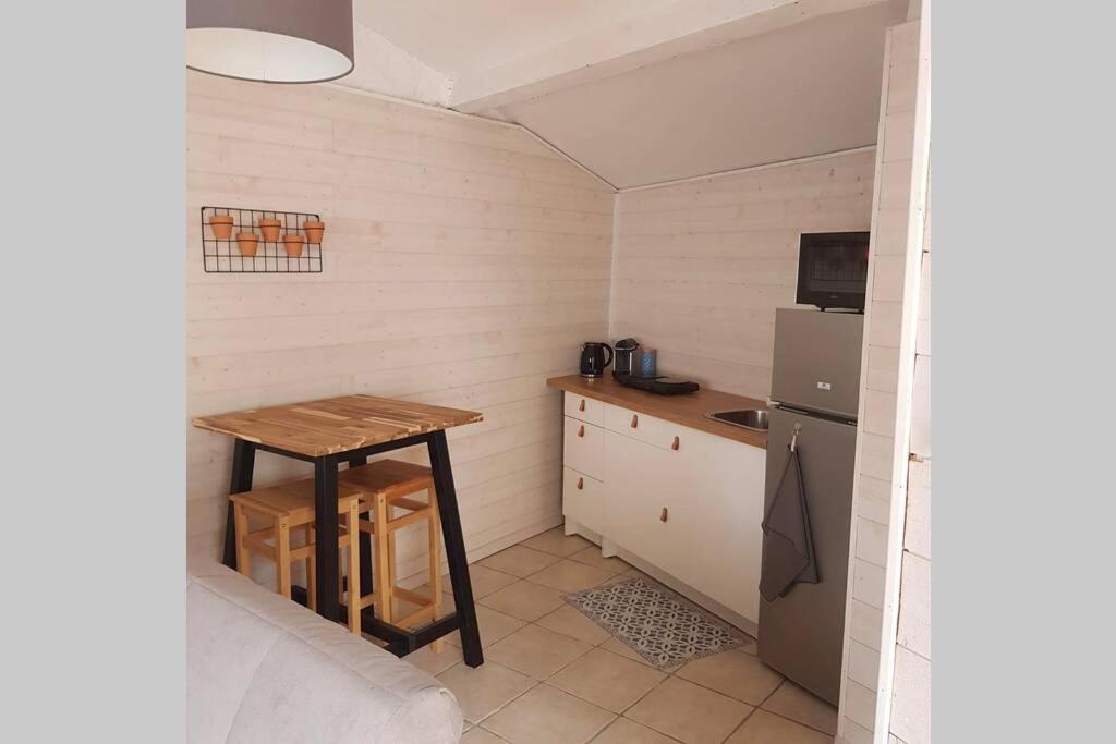 Maisonnette En Pierre Independante De 20 M2 Saint-Cirgues-sur-Couze Εξωτερικό φωτογραφία